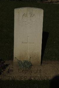 Vermelles British Cemetery - Bell, R