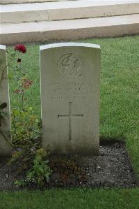 Vermelles British Cemetery - Betts, Walter
