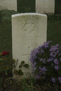 Vermelles British Cemetery - Bird, D C