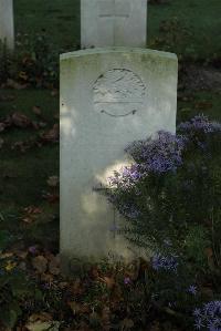 Vermelles British Cemetery - Bolton, G