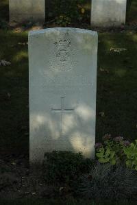 Vermelles British Cemetery - Buckett, Frank George
