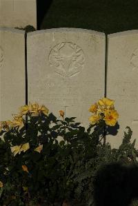 Vermelles British Cemetery - Burns, Malcolm