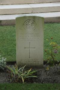 Vermelles British Cemetery - Butcher, Walter