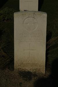 Vermelles British Cemetery - Byrne, James