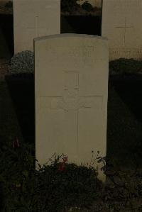 Vermelles British Cemetery - Byrne, T J