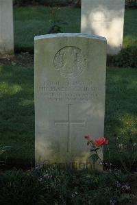 Vermelles British Cemetery - Cairns, Michael
