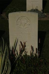 Vermelles British Cemetery - Callaghan, M