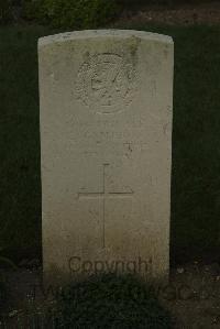 Vermelles British Cemetery - Cameron, E