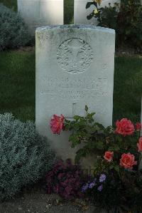 Vermelles British Cemetery - Campbell, William