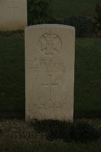 Vermelles British Cemetery - Cayley, Francis Digby Edward