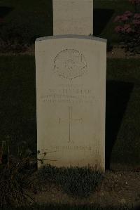 Vermelles British Cemetery - Chandler, W