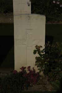 Vermelles British Cemetery - Clarke, W