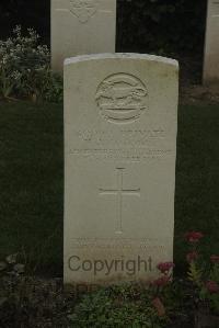 Vermelles British Cemetery - Coombs, Henry James
