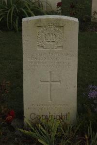 Vermelles British Cemetery - Corby, Benjamin