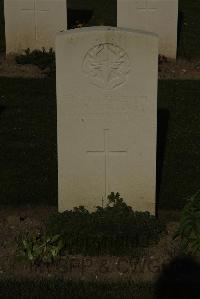Vermelles British Cemetery - Curtis, Albert