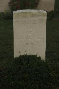 Vermelles British Cemetery - Daubney, L F