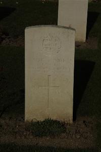 Vermelles British Cemetery - Davis, John