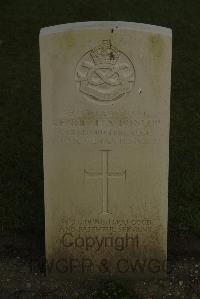 Vermelles British Cemetery - Dunlop, Kenneth Strickland