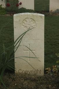 Vermelles British Cemetery - Duroe, Fred