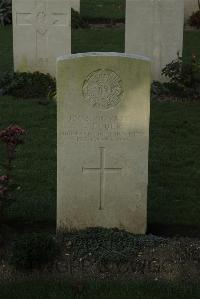 Vermelles British Cemetery - Elder, J