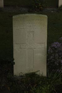 Vermelles British Cemetery - Elliott, Thomas Francis