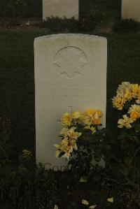 Vermelles British Cemetery - Ennis, James