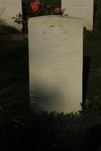 Vermelles British Cemetery - Ferguson, B