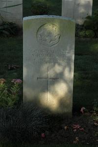 Vermelles British Cemetery - Ferrar, John