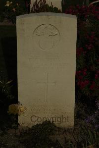 Vermelles British Cemetery - Finnegan, T