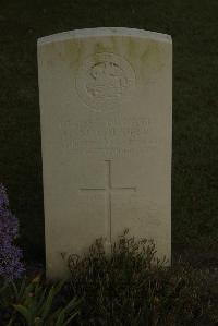 Vermelles British Cemetery - Forster, G M