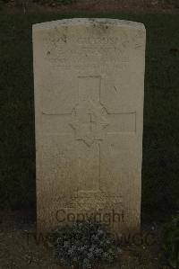 Vermelles British Cemetery - Francis, Fred Mayston