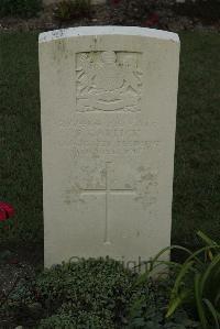 Vermelles British Cemetery - Garlick, F