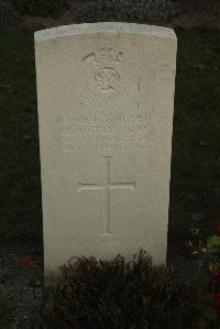 Vermelles British Cemetery - Gay, Grantly