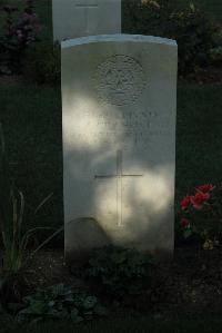 Vermelles British Cemetery - Gilchrist, J