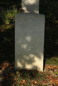 Vermelles British Cemetery - Gillett, R E