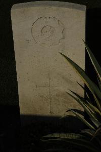 Vermelles British Cemetery - Gray, Maurice John