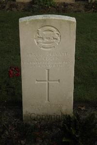 Vermelles British Cemetery - Green, Amos