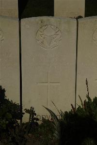 Vermelles British Cemetery - Greirson, L