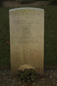 Vermelles British Cemetery - Gunter, G