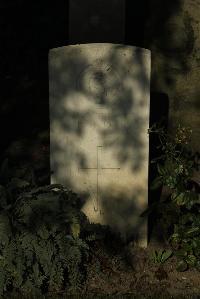 Vermelles British Cemetery - Guyer, J S