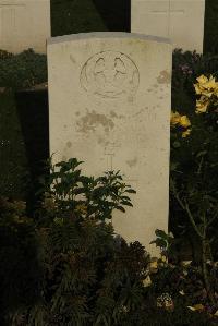 Vermelles British Cemetery - Hayes, W R