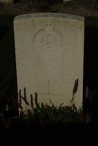 Vermelles British Cemetery - Hayton, H