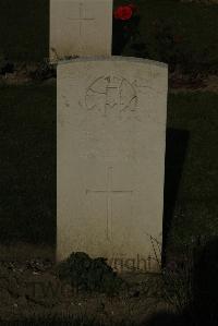 Vermelles British Cemetery - Hearing, T