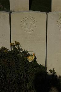 Vermelles British Cemetery - Henderson, William