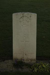 Vermelles British Cemetery - Hill, Frederick