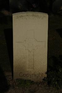Vermelles British Cemetery - Hodge, W H