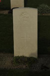 Vermelles British Cemetery - Holdsworth, Vavasour Mervyn