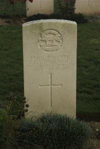 Vermelles British Cemetery - Holland, T A