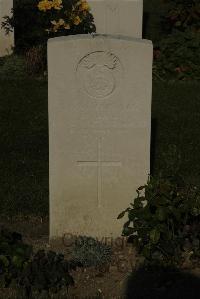 Vermelles British Cemetery - Hood, J