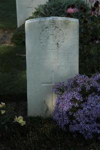Vermelles British Cemetery - Hook, J W